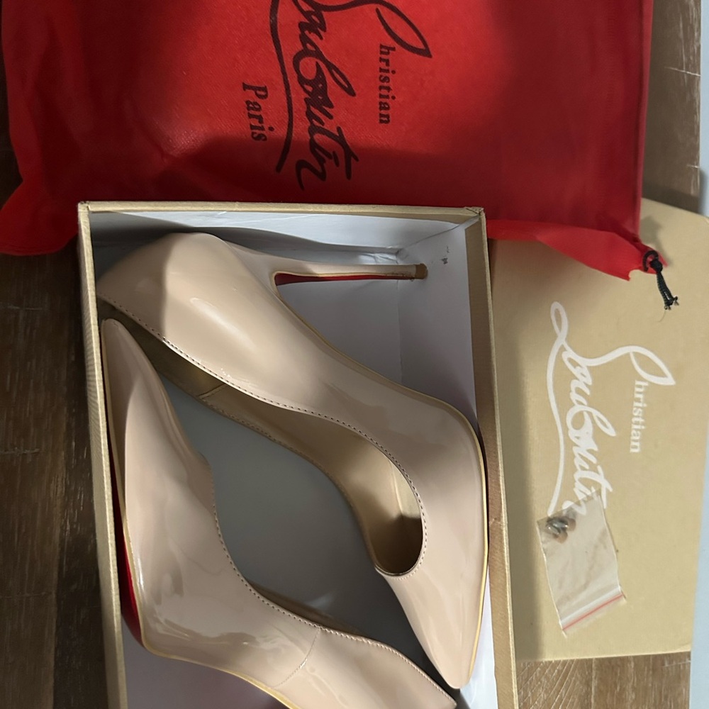 Christian Louboutin Cream Heels Elegant Pumps